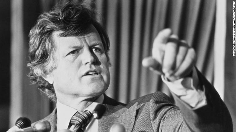 Thượng nghị sĩ Edward "Ted" Kennedy. Ảnh: Historyhit.