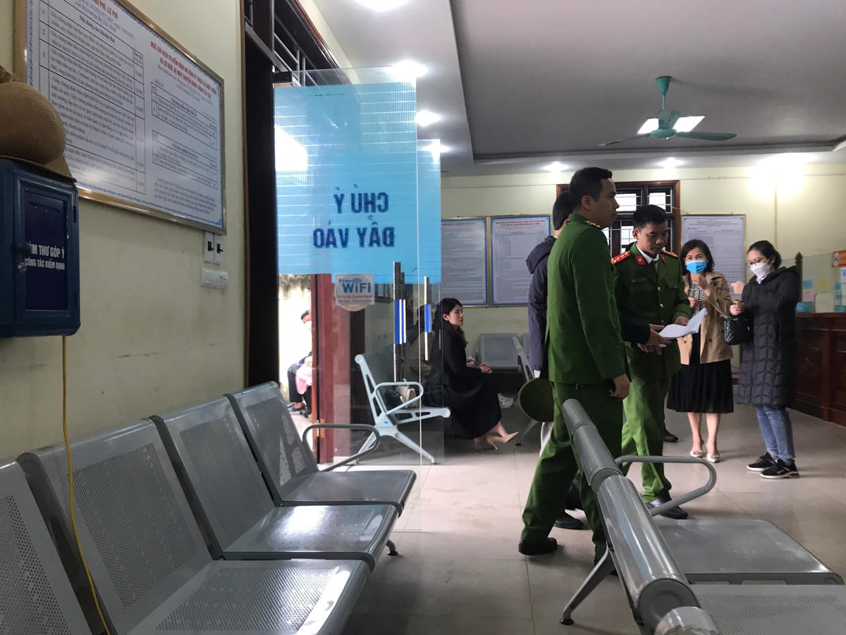 Việc khám xét được tiến hành đến 13h chiều mới hoàn thành.