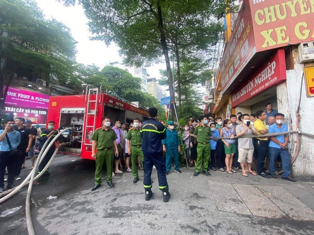 Hiện trường vụ cháy tại số nhà 12, ngõ Thổ Quan, phường Thổ Quan, quận Đống Đa (Hà Nội) khiến 3 người tử vong.