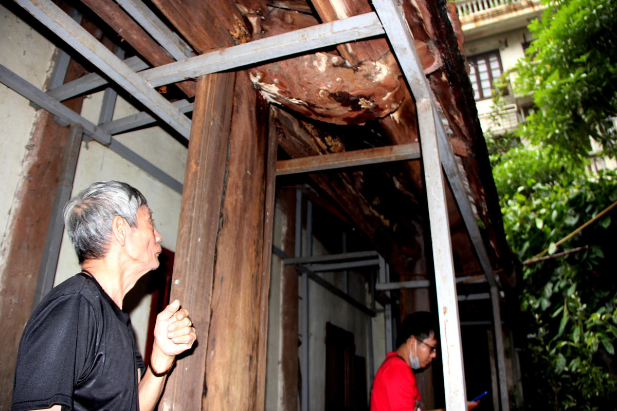  Ông Nguyễn Khắc Liệp - người trông coi ngôi đền cho biết: "Vào năm 2019 ngôi đền được công nhận là Di tích lịch sử văn hóa cấp Thành phố và đến năm 2021 được phép trùng tu, tôn tạo. Tuy nhiên, do ảnh hưởng dịch Covid-19 nên hoạt động này bị hoãn lại, vừa rồi UBND phường và quận Tây Hồ đã họp và thống nhất cuối tháng 12/2022 sẽ bắt đầu tiến hành tu bổ. Chúng tôi cũng mong đền sẽ được xây dựng, tu bổ theo kế hoạch để người dân có chỗ thờ tự, phúng viếng an toàn hơn".