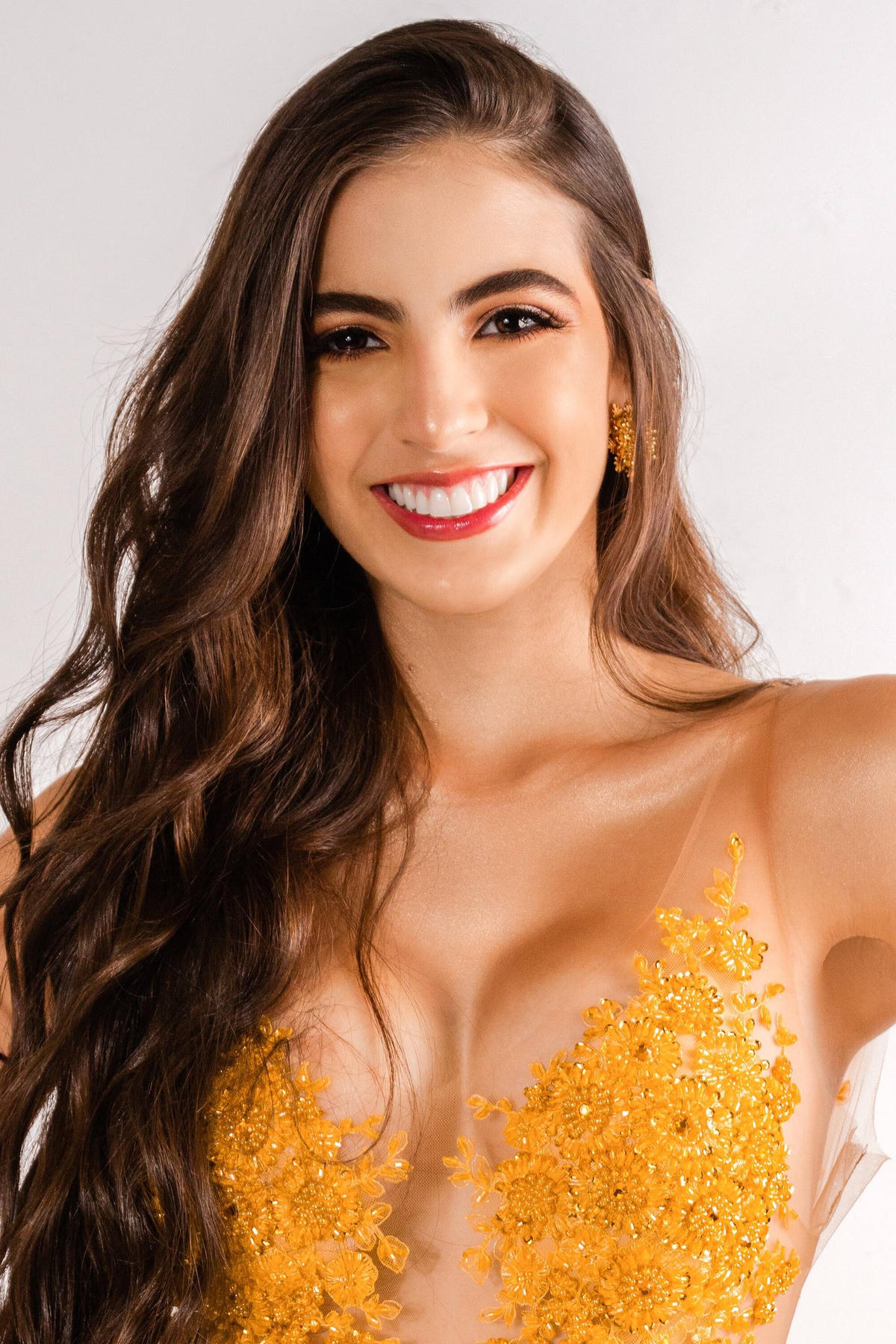 Vẻ sắc sảo, quyến rũ của Juliana Habib Lorduy.