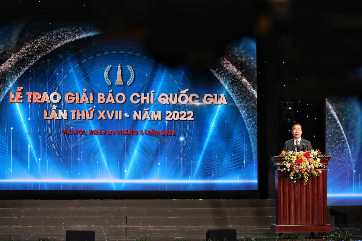 Chủ tịch nước Võ Văn Thưởng đánh giá đội ngũ những người làm báo đã để lại nhiều dấu ấn, nhanh nhạy hơn trong công tác đấu tranh phòng, chống tham nhũng, tiêu cực. Ảnh: Lê Khánh.