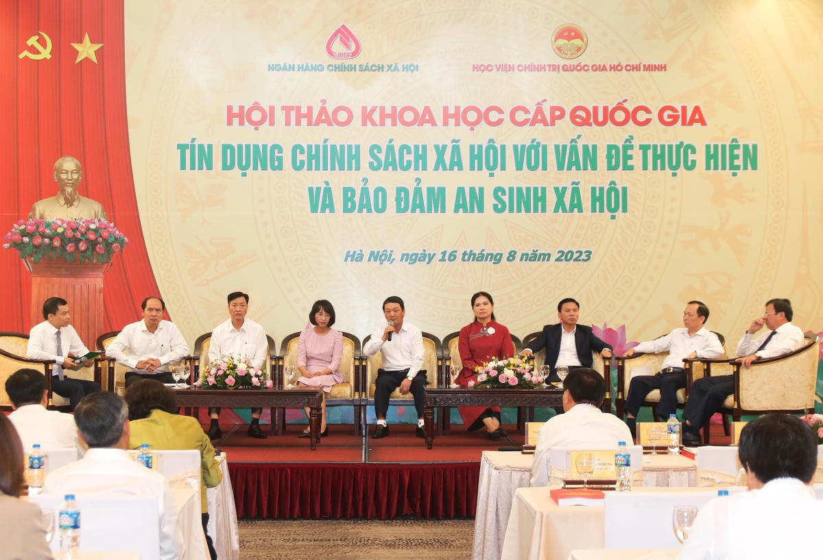 Đại biểu tham gia thảo luận tại Hội thảo.
