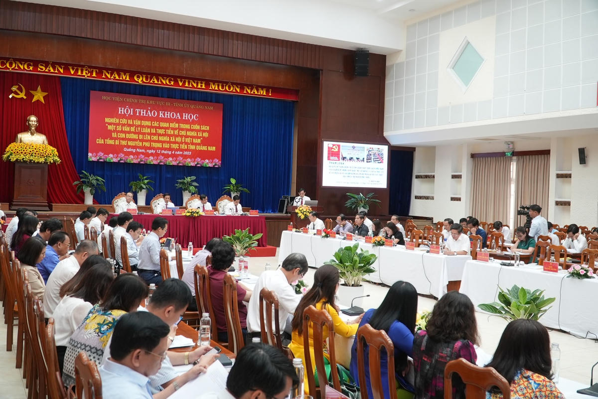 Các đại biểu tham dự Hội thảo.