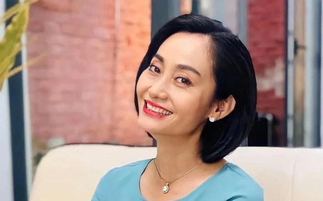 Dù sở hữu "gia tài" với hàng loạt vai diễn "khủng", NSƯT Hạnh Thúy khiến công chúng bất ngờ vì hình ảnh bình dị, đơn giản thường ngày...