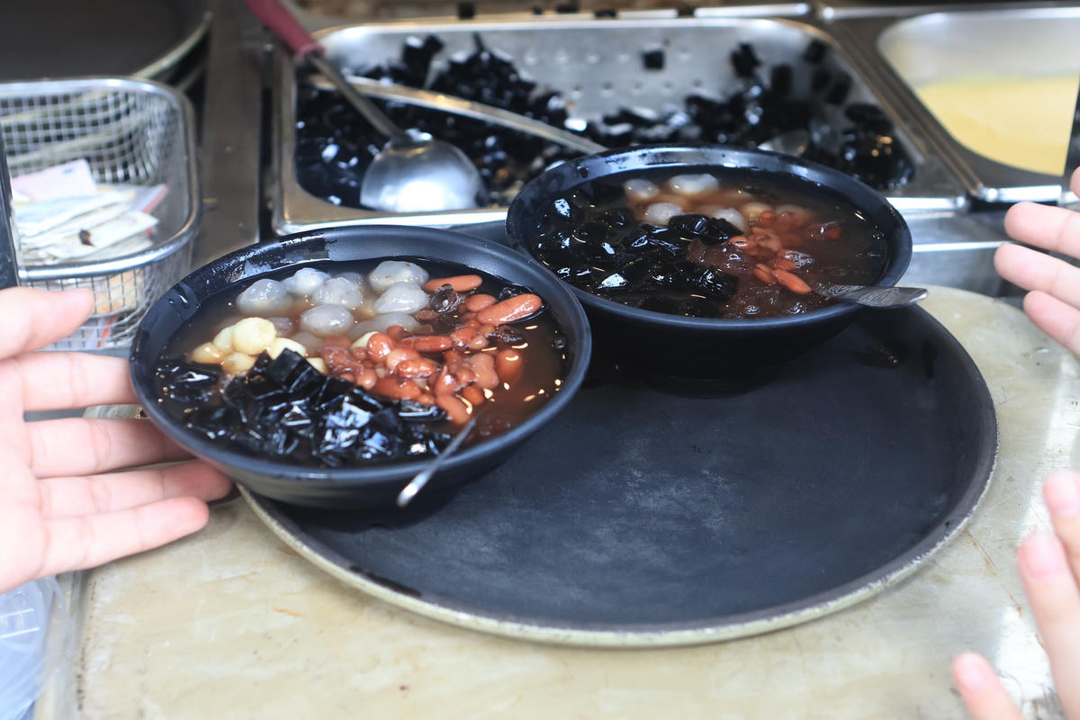 Hình ảnh bát chè đậu đỏ.
