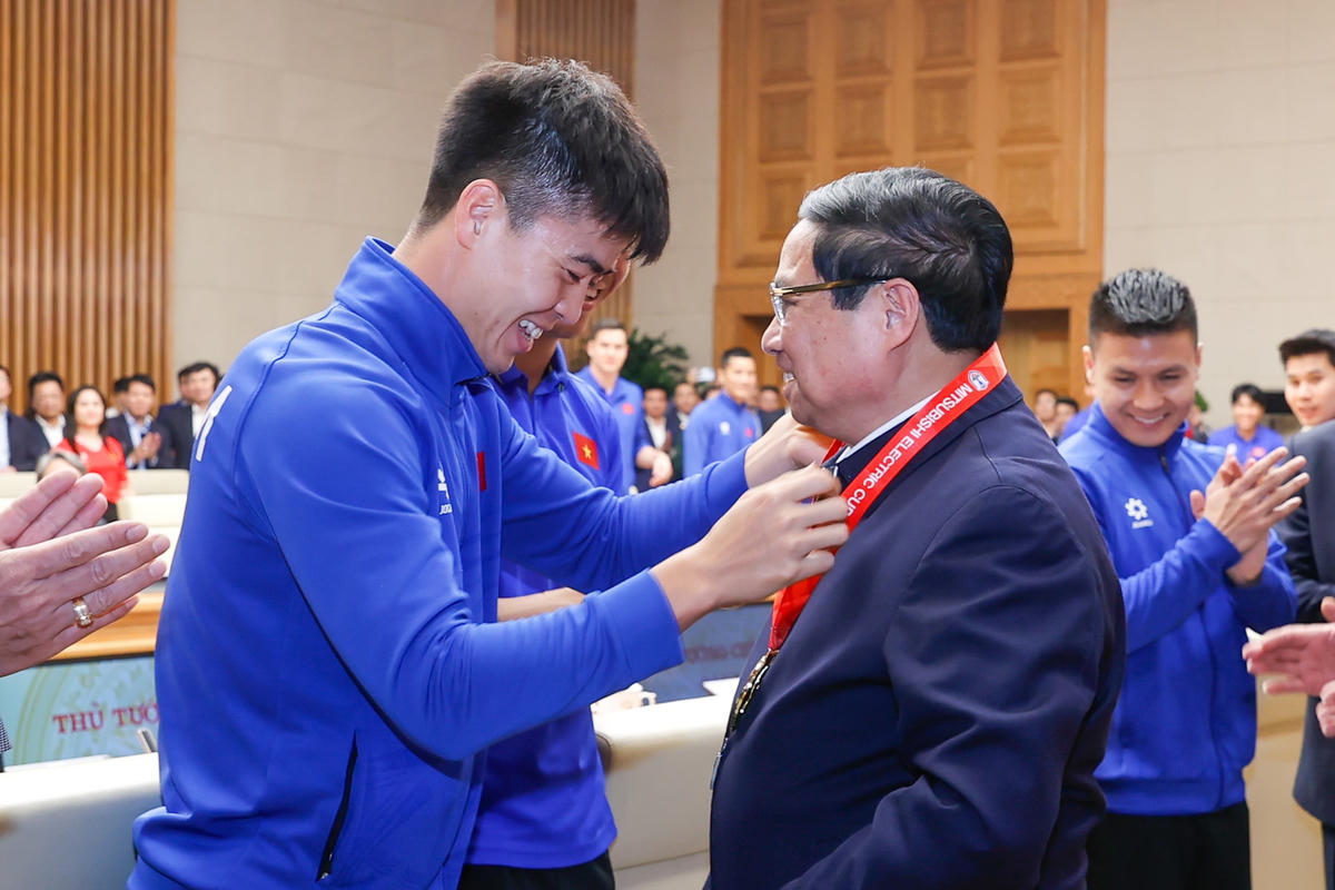Thủ tướng gặp mặt chúc mừng đội tuyển bóng đá quốc gia- Ảnh 5. Thủ tướng gặp mặt chúc mừng đội tuyển bóng đá quốc gia- Ảnh 5.