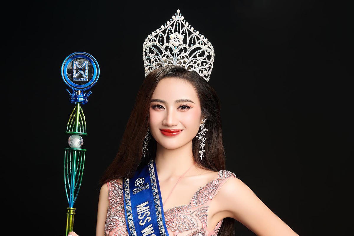 Hoa hậu Ý Nhi xin lỗi lần thứ 2 sau đăng quang. 