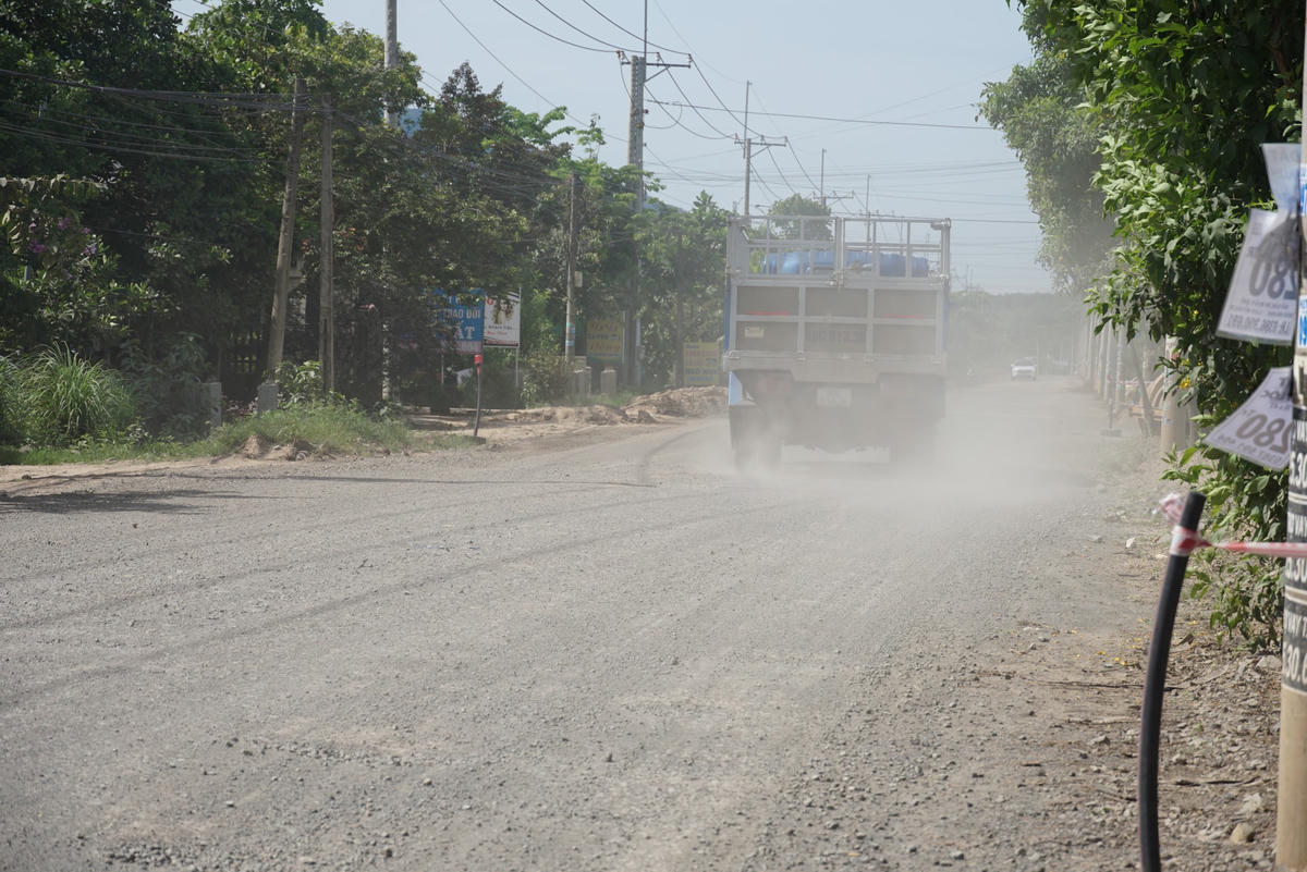 Bụi bẩn ảnh hưởng rất lớn đến đời sống người dân. Ảnh: Thiên Du.