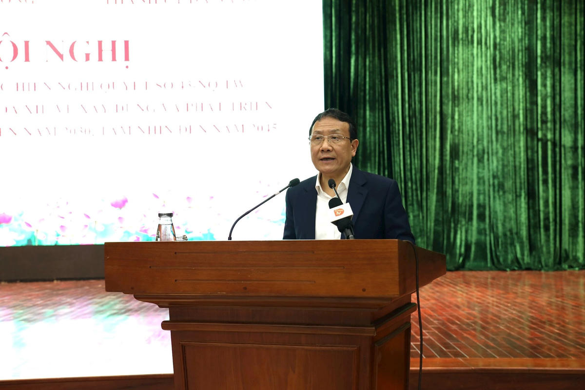 Phó Ban Kinh tế Trung ương Nguyễn Hồng Sơn phát biểu tại hội nghị