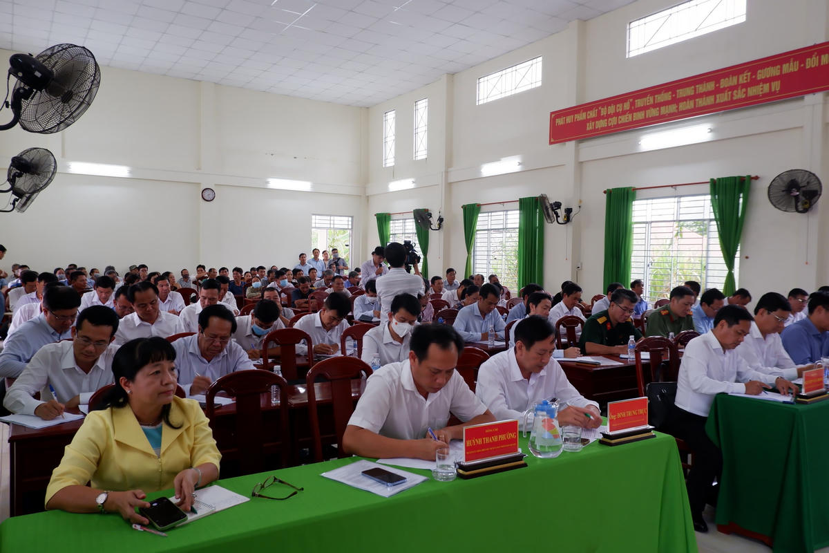 Quang cảnh buổi tiếp xúc.
