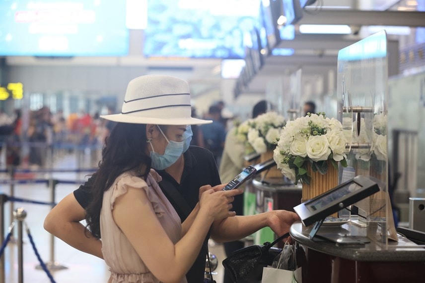 Nhiều khó khăn vướng mắc trong quá trình triển khai thí điểm ứng dụng tài khoản định danh điện tử mức độ 2 đi máy bay. Ảnh minh họa.