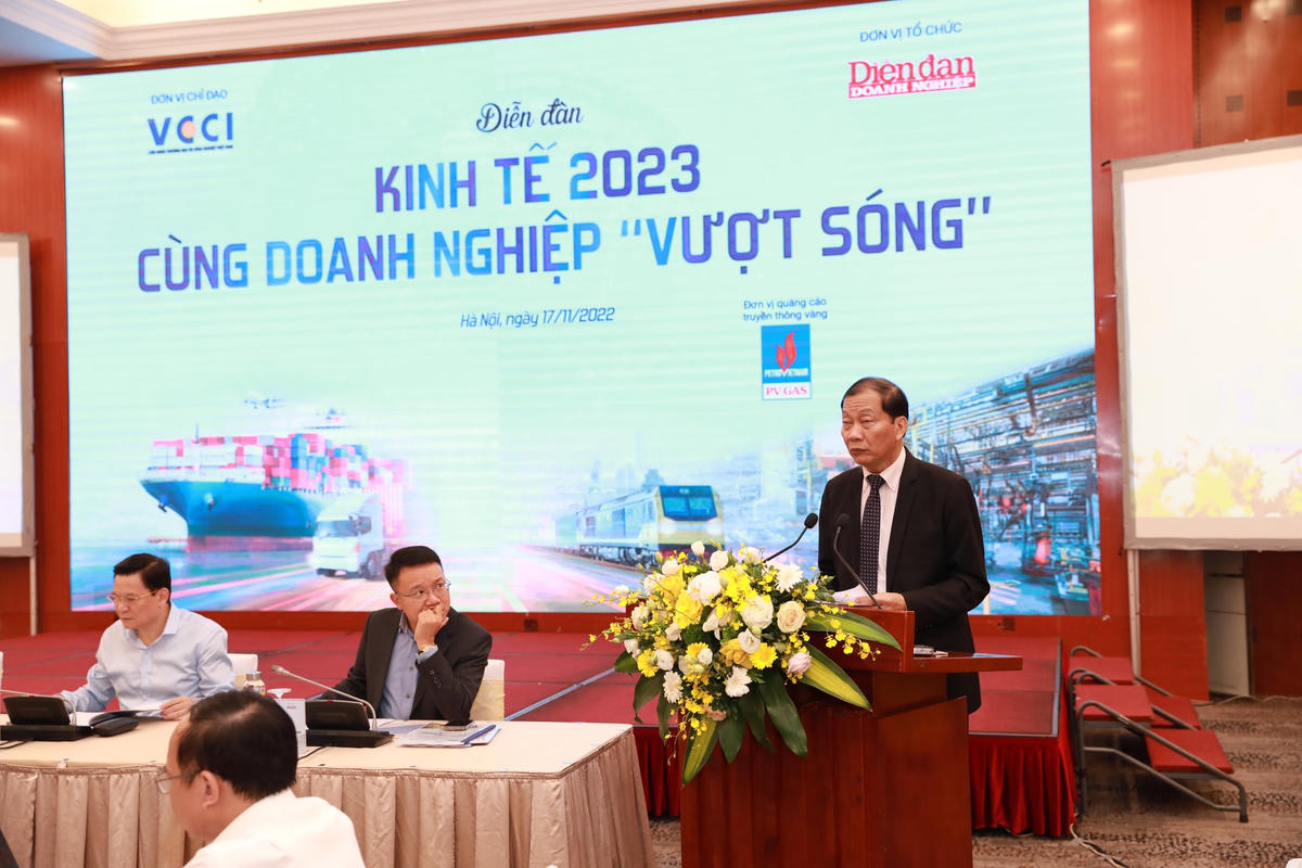 Ông Hoàng Quang Phòng, Phó chủ tịch VCCI phát biểu tại Diễn đàn.