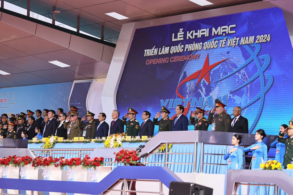 Quang cảnh lễ khai mạc Triễn lãm Quốc phòng quốc tế Việt Nam lần thứ 2. 