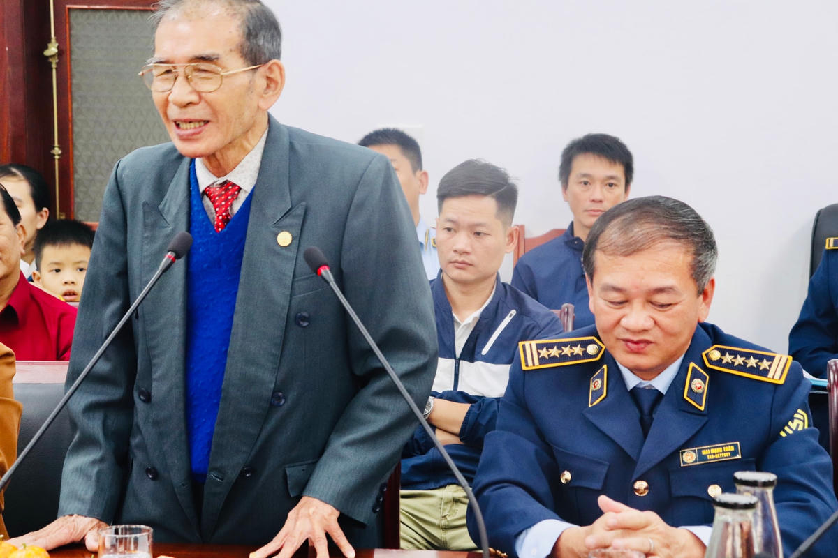 Ông Nguyễn An Vinh, nguyên Bí thư Tỉnh ủy, nguyên Phó Chủ tịch Thường trực UBND tỉnh, nguyên Trưởng Ban chỉ đạo Quản lý thị trường tỉnh xúc động chia sẻ.