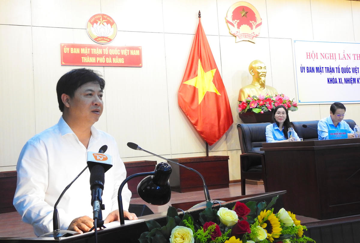 Phó Bí thư thường trực Thành ủy, Chủ tịch HĐND TP Đà Nẵng Lương Nguyễn Minh Triết, phát biểu chỉ đạo Hội nghị. Ảnh: Thanh Tùng.