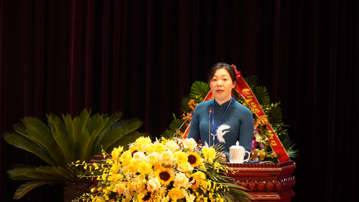 Bà Nguyễn Thị Lệ Tuyết - Chủ tịch Hội Nông dân tỉnh Bắc Ninh phát biểu khai mạc Đại hội.