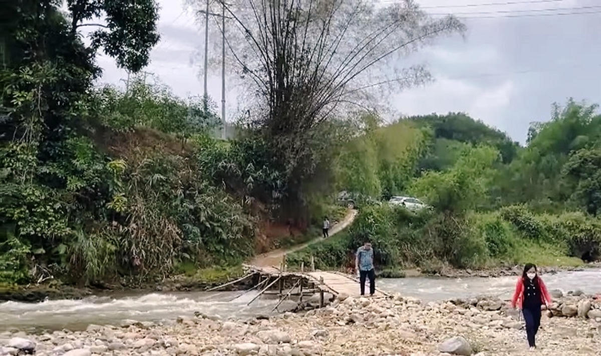 Suối Nước Lăng, đoạn chảy qua tổ 2 thôn Nước Lăng.