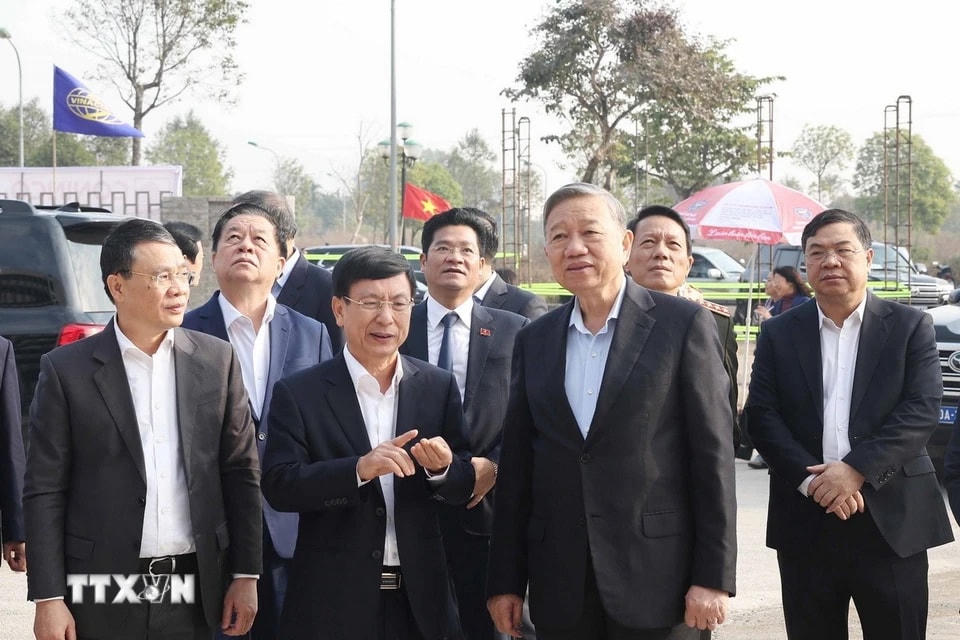 Tổng Bí thư Tô Lâm thăm công trình Bệnh viện Đa khoa tỉnh Nam Định. (Ảnh: Thống Nhất/TTXVN)