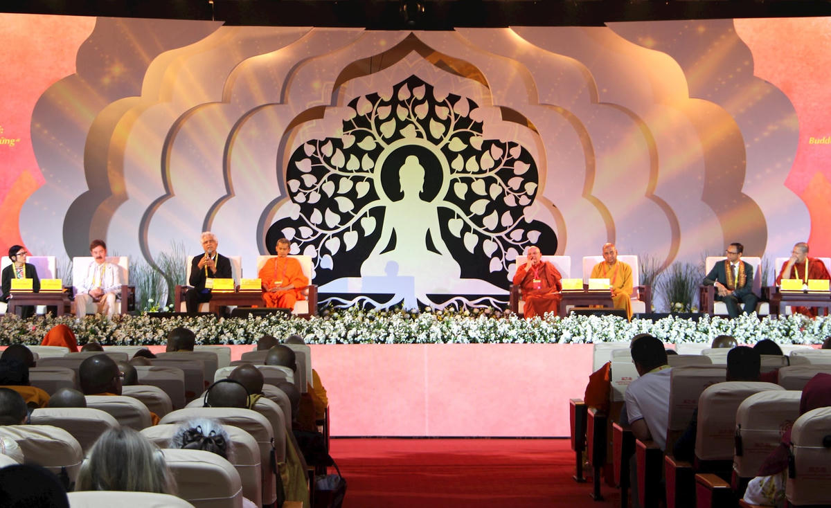 1,2. Các diễn giả tham gia thảo luận Hội thảo. (Ảnh Q.Định) (1)