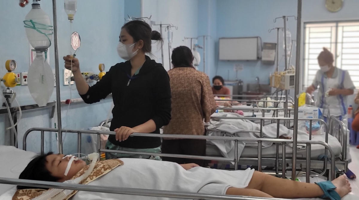 Trẻ điều trị bệnh viêm màng nãotại Bệnh viện Nhi đồng 1.