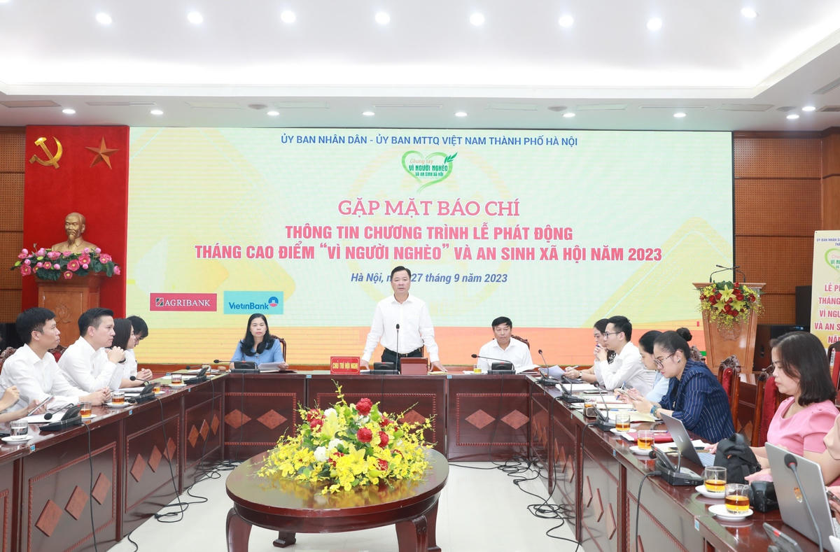 Ông Nguyễn Sỹ Trường, Phó Chủ tịch Thường trực Ủy ban MTTQ Việt Nam thành phố Hà Nội phát biểu tại buổi gặp mặt.