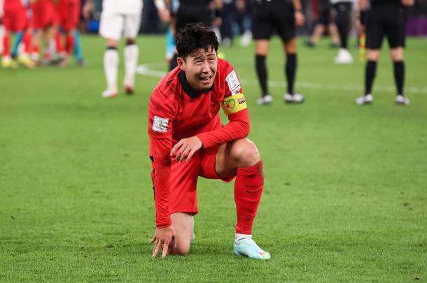 Son Heung Min đã rơi những giọt nước mắt hạnh phúc.