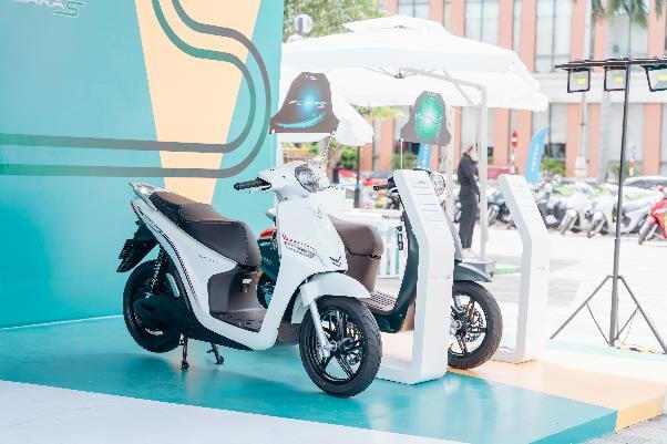 Xăng tăng chóng mặt, xe máy điện VinFast 'giải cứu' người dùng Việt 