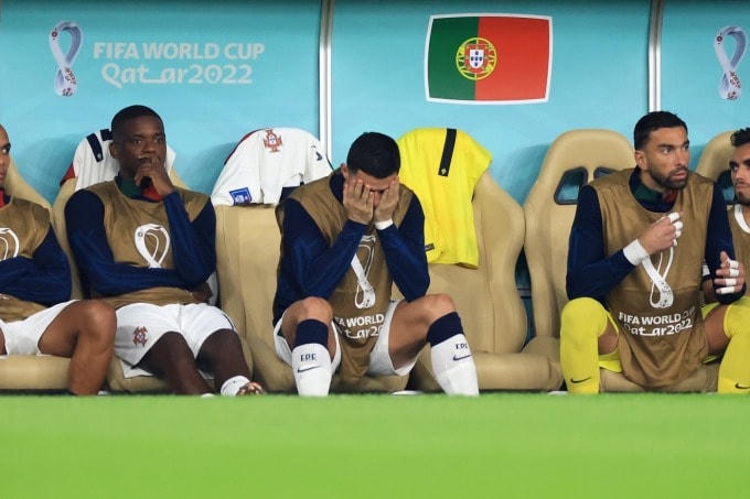 Ronaldo tiếp tục phải ngồi trên ghế dự bị