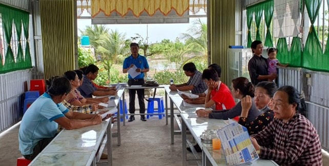 Tuyên truyền chính sách BHXH, BHYT trực tiếp tại thôn, ấp