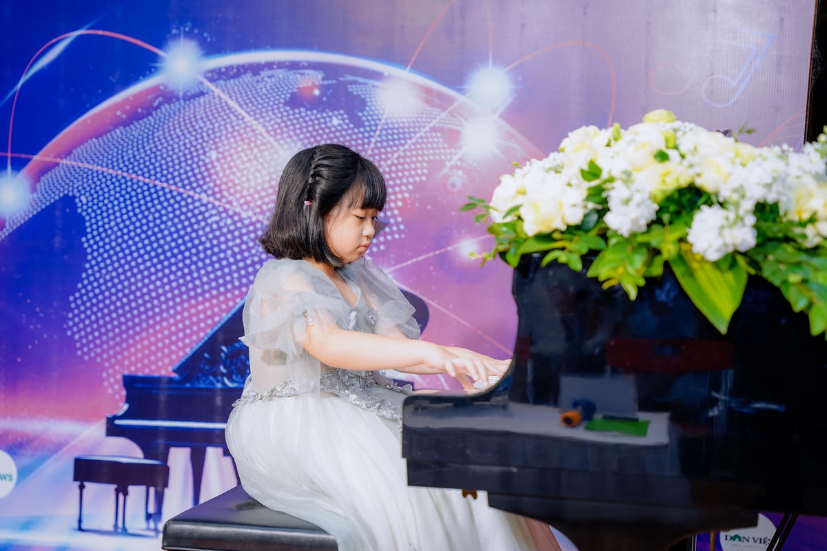 Cuộc thi được chia làm 5 bảng theo độ tuổi.