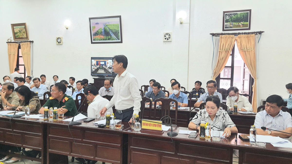 Sau khi tiếp nhận những câu hỏi, kiến nghị của các doanh nghiệp, lãnh đạo tỉnh và các sở, ban, ngành, địa phương đã trả lời thẳng thắn, trọng tâm vào các vấn đề doanh nghiệp quan tâm.