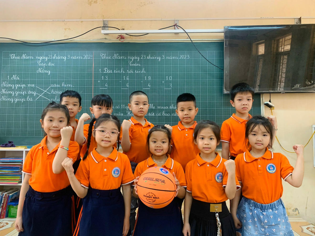 Học sinh lớp 1 Trường Tiểu học Vĩnh Quỳnh, Hà Nội. Ảnh: Nguyễn Hồng.