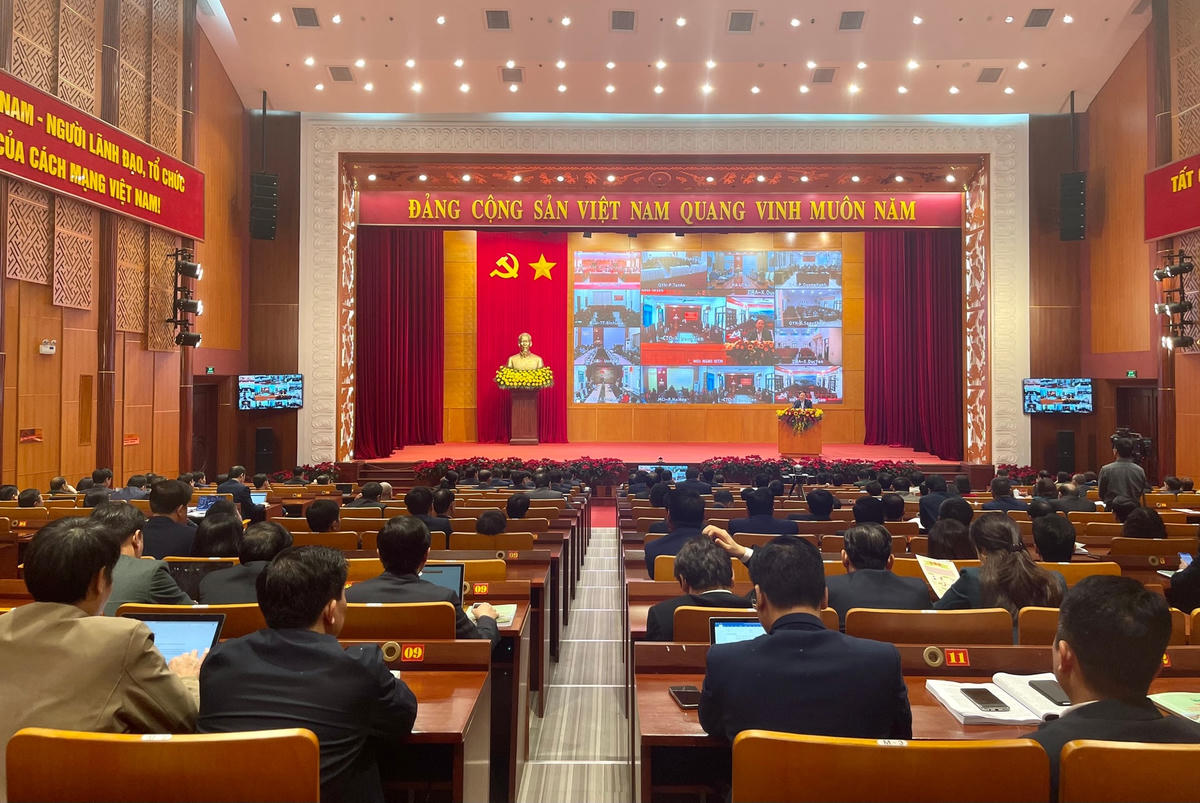 Hội nghị tổng kết Chương trình mục tiêu quốc gia (MTQG) xây dựng nông thôn mới (NTM), Chương trình giảm nghèo bền vững đến năm 2022 và triển khai nhiệm vụ giai đoạn 2023 – 2025 được kết nối trực tuyến tới điểm cầu ở các địa phương trên địa bàn toàn tỉnh Quảng Ninh.