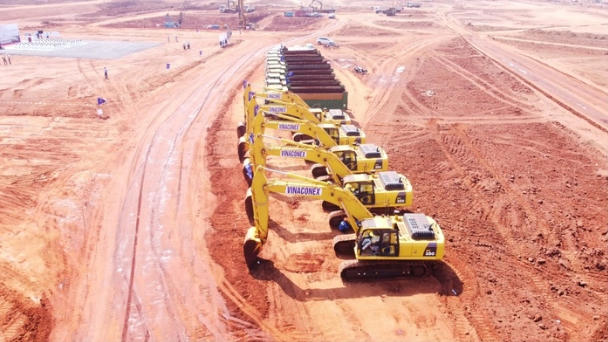 Nhà thầu Vinaconex luôn cam kết thi công đảm bảo an toàn, chất lượng, tiến độ tại các dự án, công trình trọng điểm.