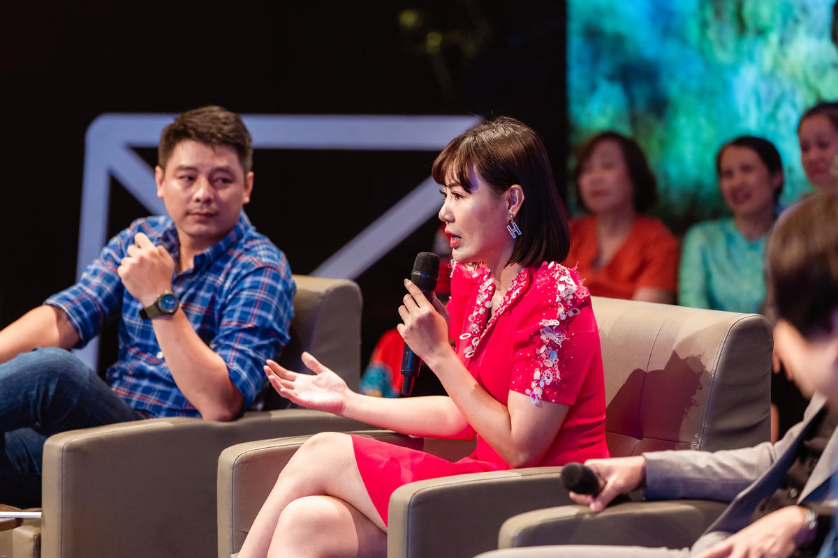 Diễn viên Thanh Hương chia sẻ câu chuyện “yêu hụt” trên mạng.