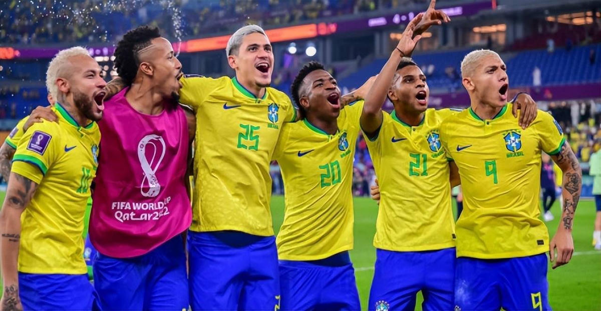 Brazil luôn thừa tiền đạo đẳng cấp.