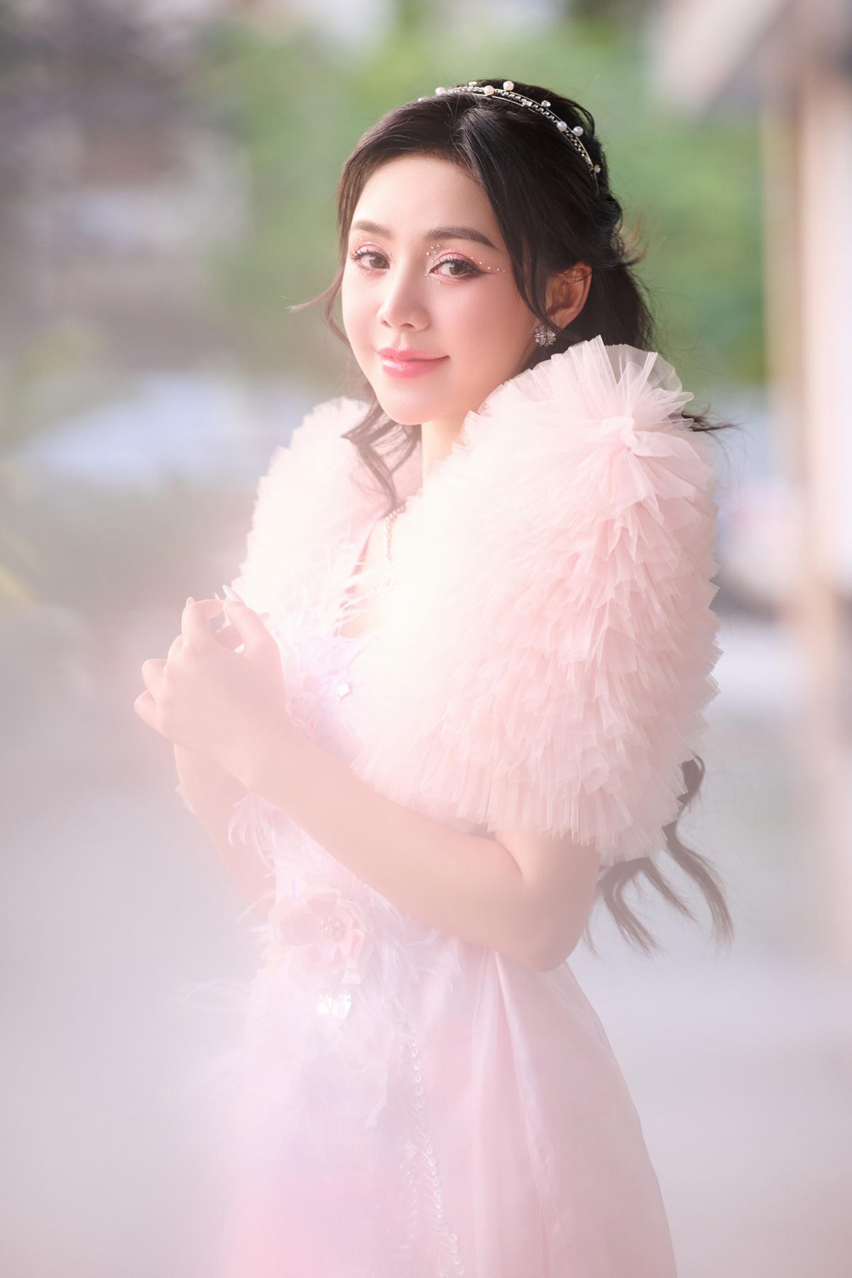 Từ một hotgirl, Quỳnh Kool được công chúng đón nhận với vai trò là một diễn viên. 