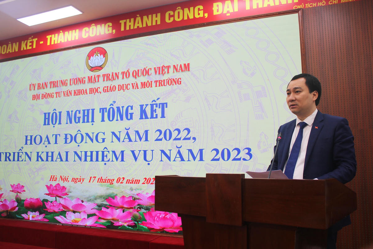 Ông Vũ Văn Tiến, Trưởng ban Tuyên giáo UBTƯ MTTQ Việt Nam báo cáo kết quả hoạt động của Hội đồng năm 2022.