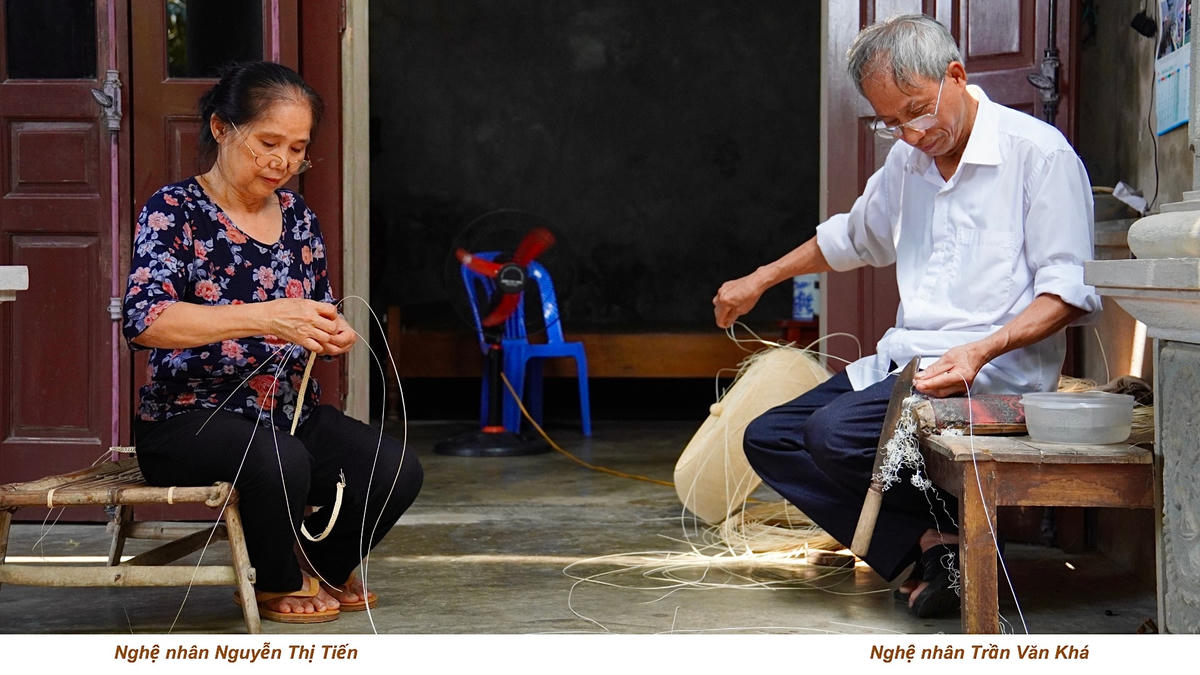 Hoa tay làng nghề