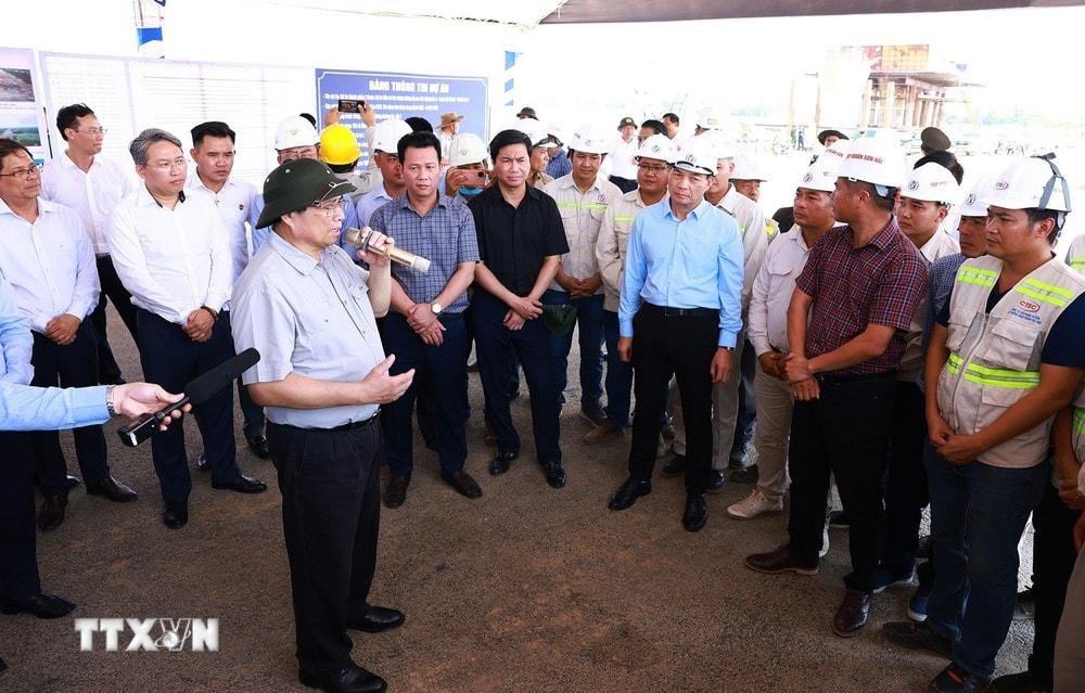 ttxvn_thu tuong kiem tra du an trong diem (4).jpg