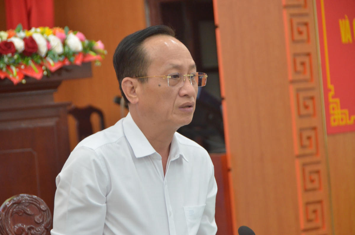 Chủ tịch UBND tỉnh Bạc Liêu Phạm Văn Thiều phát biểu tại buổi làm việc với đoàn cán bộ Bộ NN&PTNT về định hướng và giải pháp phát triển ngành Muối