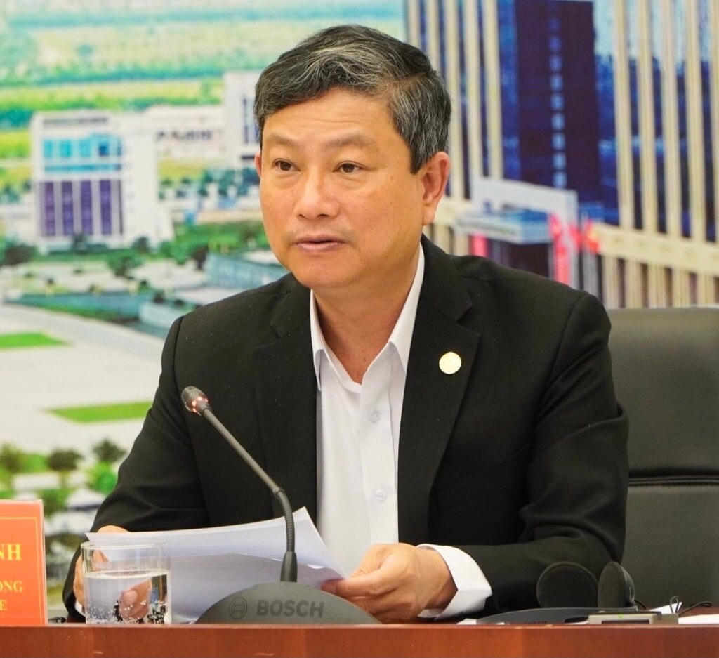 Ông Võ Văn Minh, Chủ tịch UBND tỉnh Bình Dương chỉ đạo thực hiện quyết liệt công tác cải cách hành chính, chuyển đổi số.
