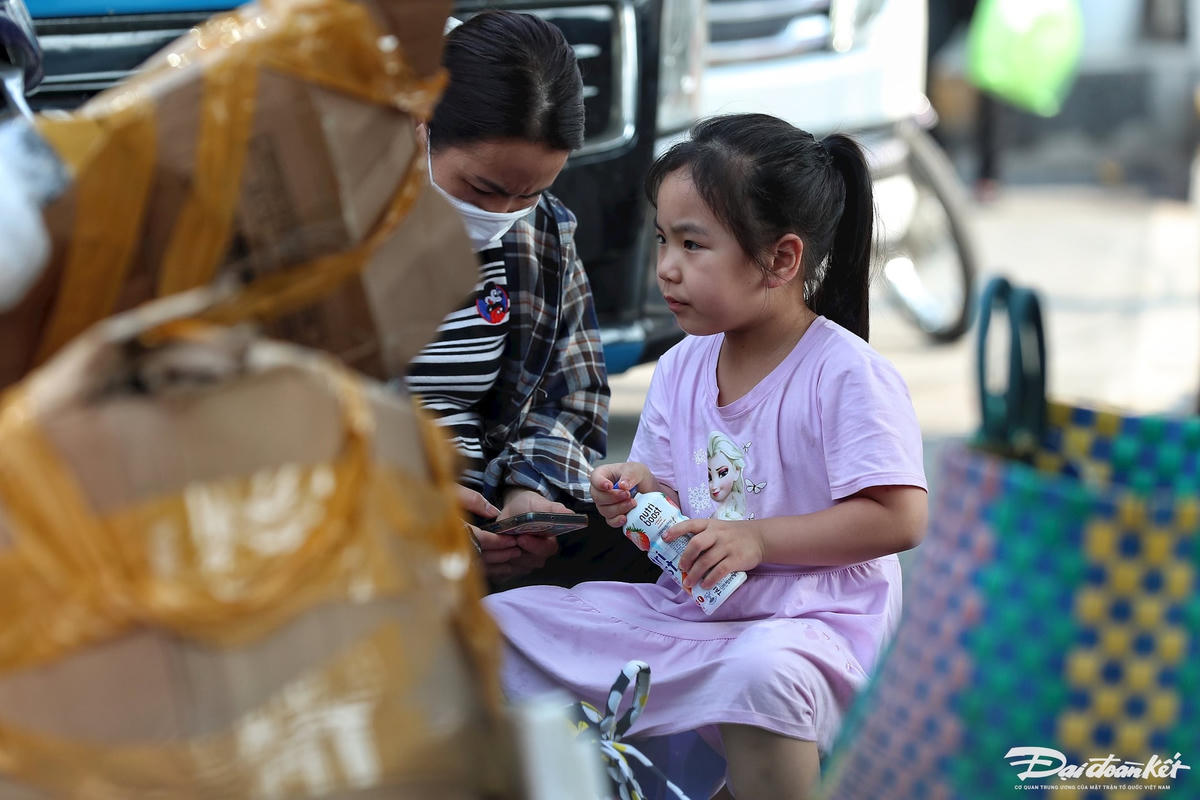 ben_xe_dong_duc-le-khanh11.jpg