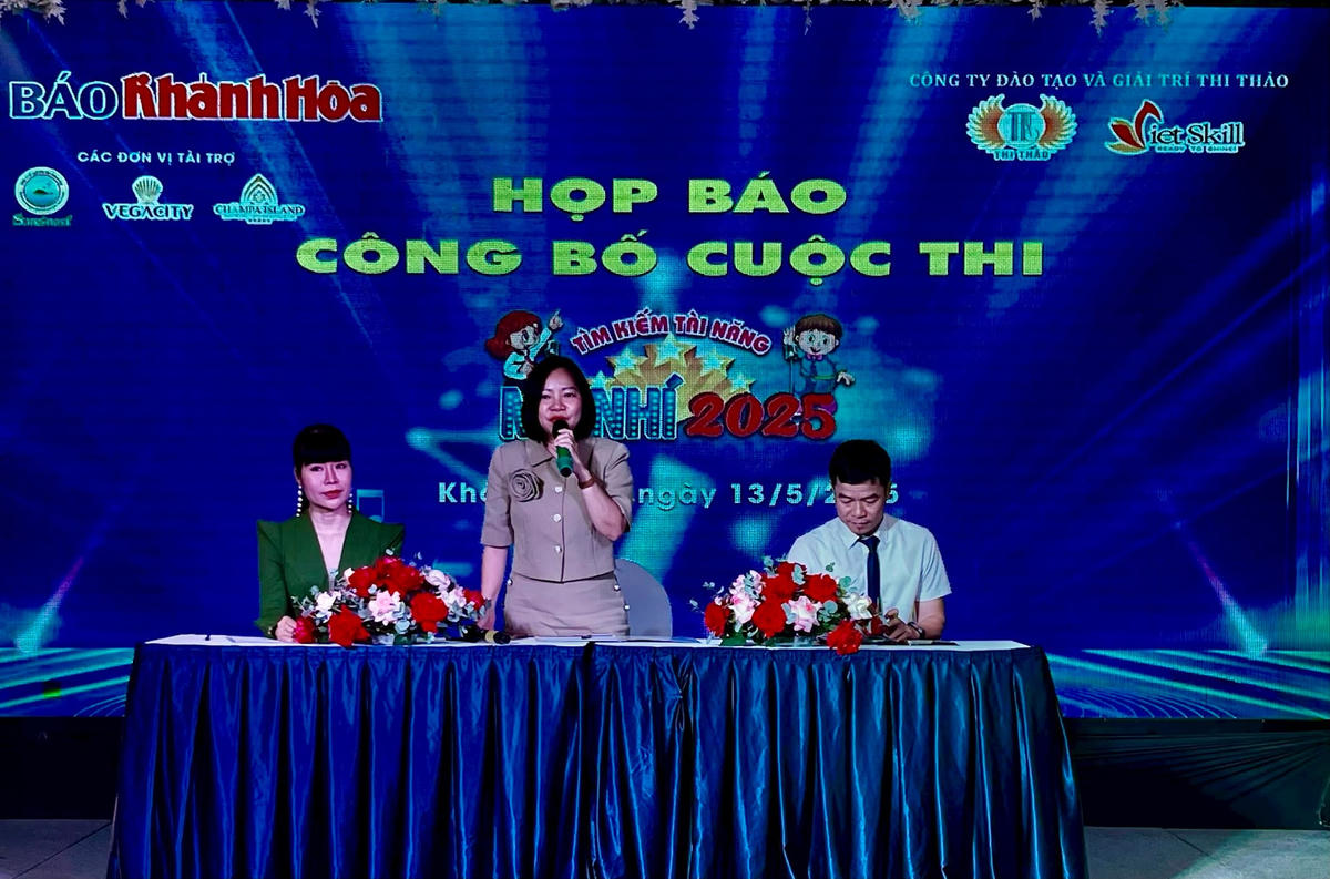 Ban tổ chức cuộc thi tìm kiếm tài năng nhí khu vực miền Trung và Tây Nguyên năm 2025 (ảnh Thùy Trang)