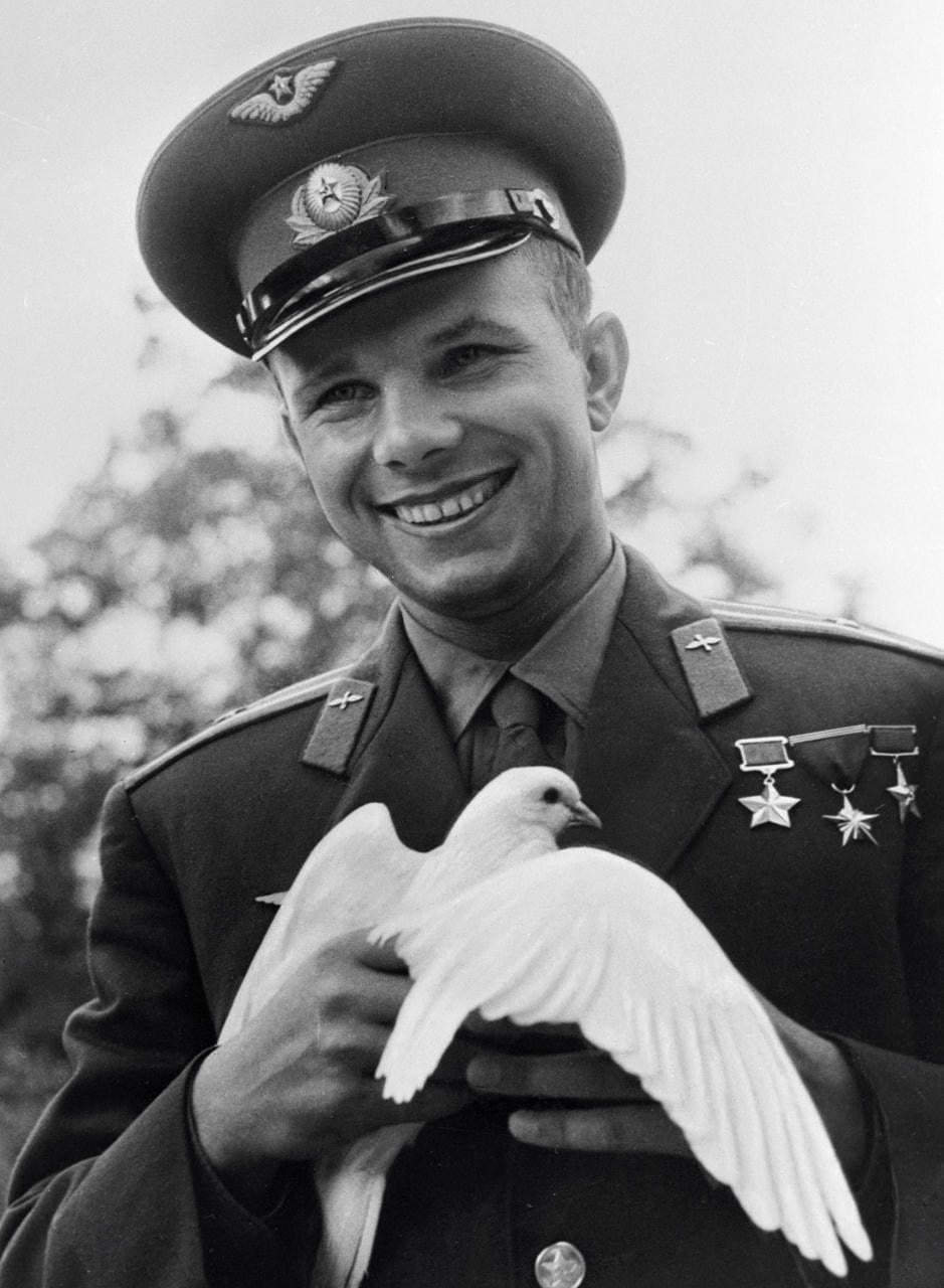 Phi hành gia Yuri Gagarin tại Moskva, sau chuyến du hành vòng quanh quỹ đạo Trái đất, năm 1961. Ảnh: Robert DiamentMDF.  
