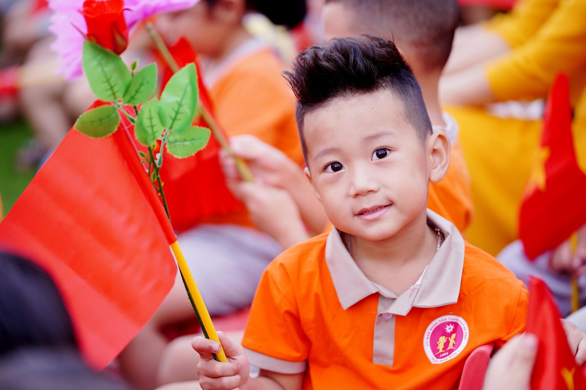 Điều đặc biệt là ngày hội đến trường của các bé đã không còn là niềm vui của riêng các cô giáo nhà trường, mà còn là niềm vui của các bậc phụ huynh, bởi họ gửi gắm nhiều hy vọng vào ngôi trường nơi con em mình theo học.