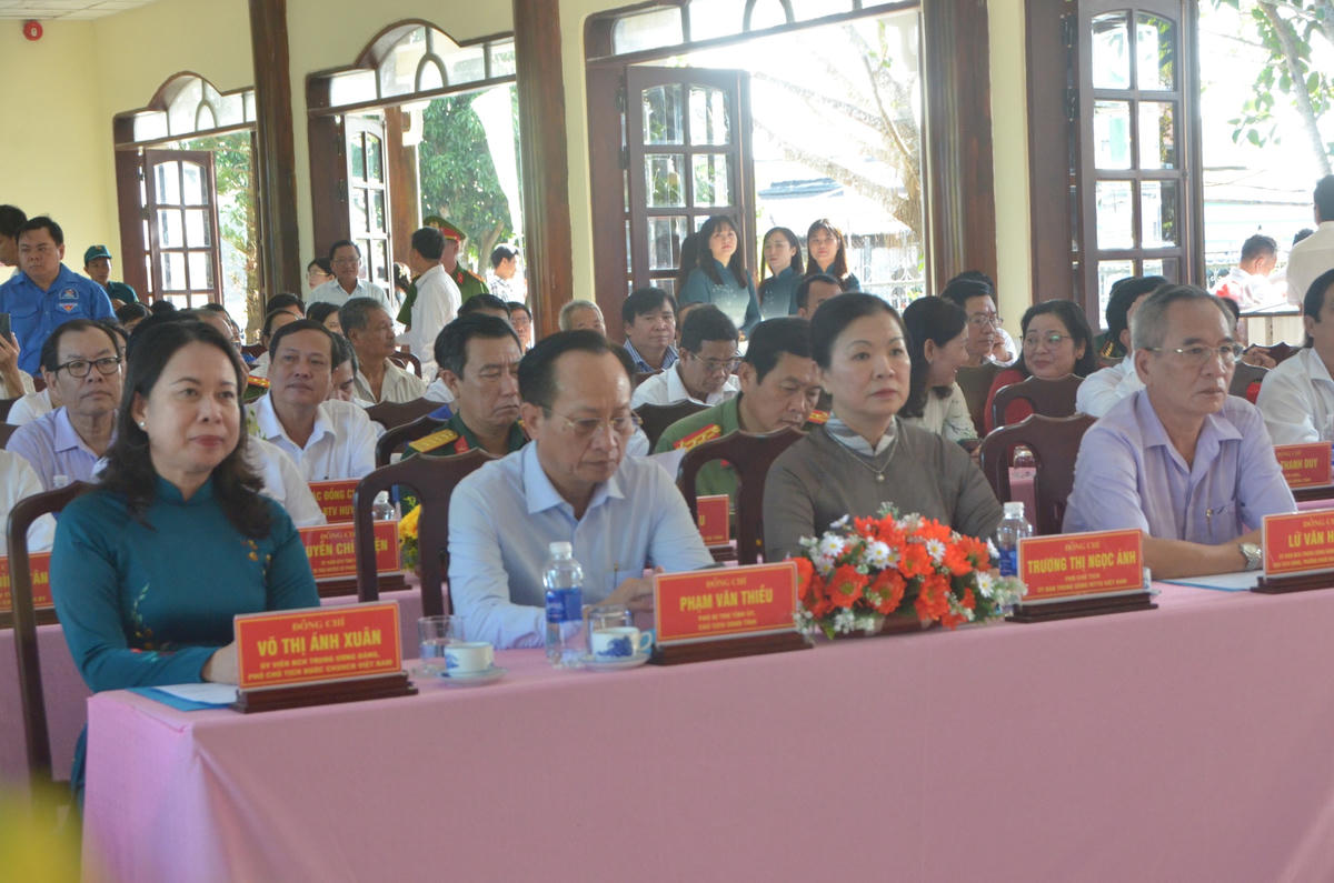 Các vị đại biểu dự Ngày hội.