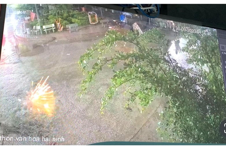 Hình ảnh camera ghi lại vụ nổ súng.