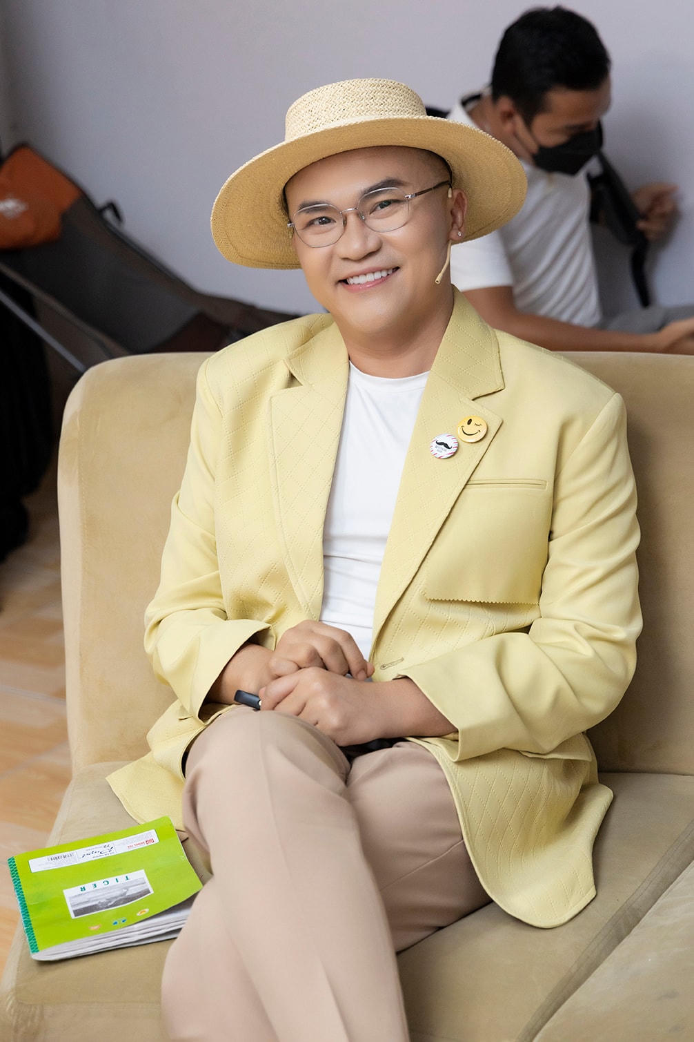 MC Đại Nghĩa xuất hiện với ngoại hình thăng hạng sau khóa tu 10 ngày. 